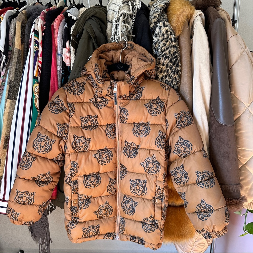 H&M Kids (8-9 yr) Tiger Print Hooded Puffer Coat – Warm & Stylish